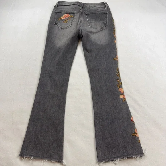 Driftwood Roxy Floral Embroidered Flare Jeans Gray Raw Hem Size 26 Classic Fit - Picture 9 of 10